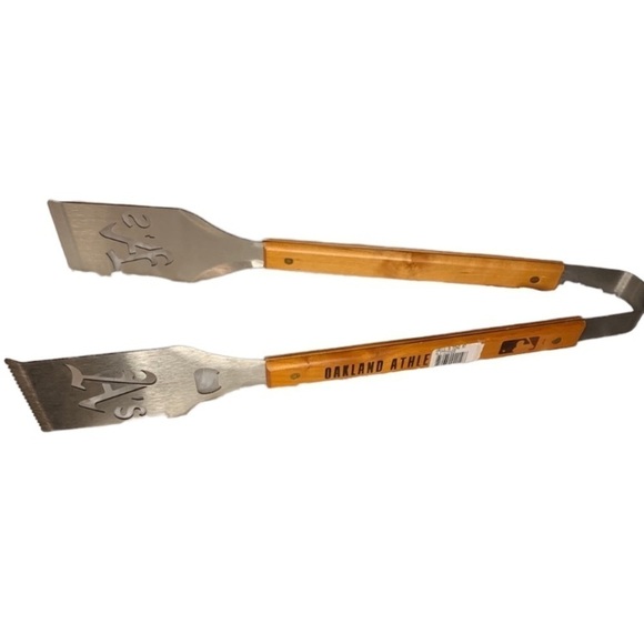 MLB Licensed Oakland A’s Wood Handled 18” BBQ Tongs Major League Baseball Silver - Picture 1 of 5